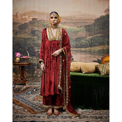 ITRH Red Surkh Shahi Kurta with Pant and Dupatta (Set of 3)