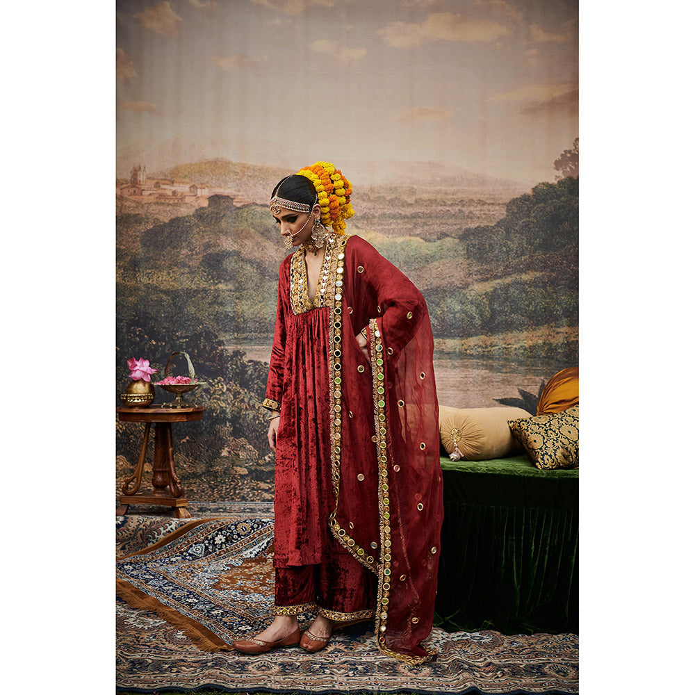 ITRH Red Surkh Shahi Kurta with Pant and Dupatta (Set of 3)