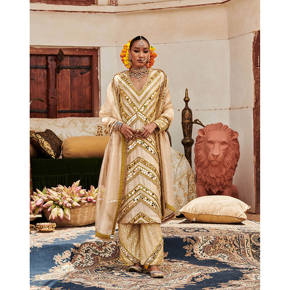 ITRH Cream Chaand Kurta with Pant and Dupatta (Set of 3)