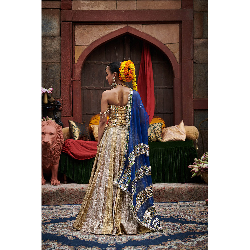 ITRH Chandi- Sona Stripes Lampi Lehenga with Blouse and Dupatta (Set of 3)