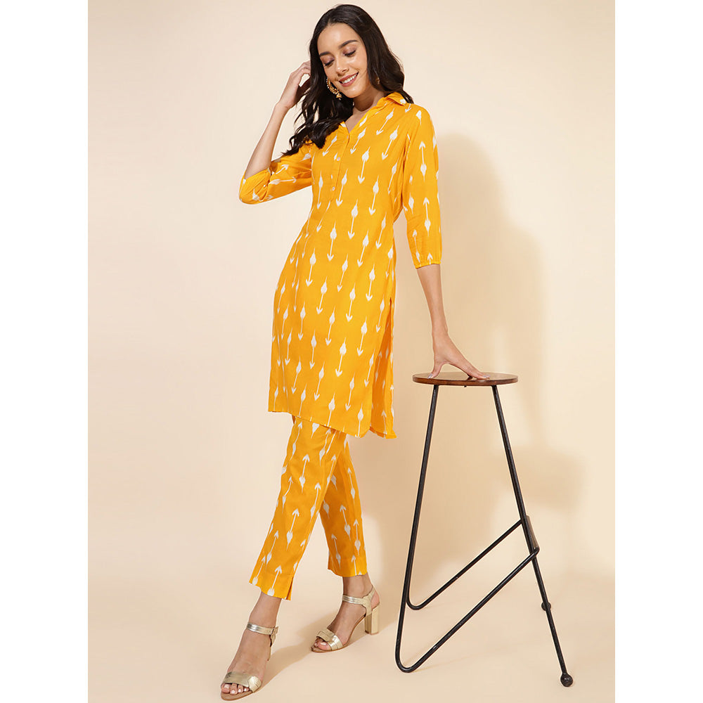 Janasya Yellow Cotton Ikkat Printed Kurta with Pant (Set of 2)