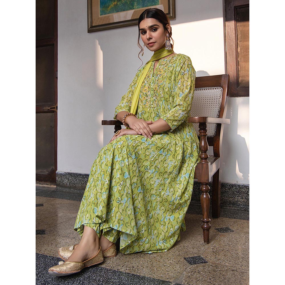 Janasya Green Yoke Embroidery Anarkali Kurta with Trousers and Dupatta (Set of 3)