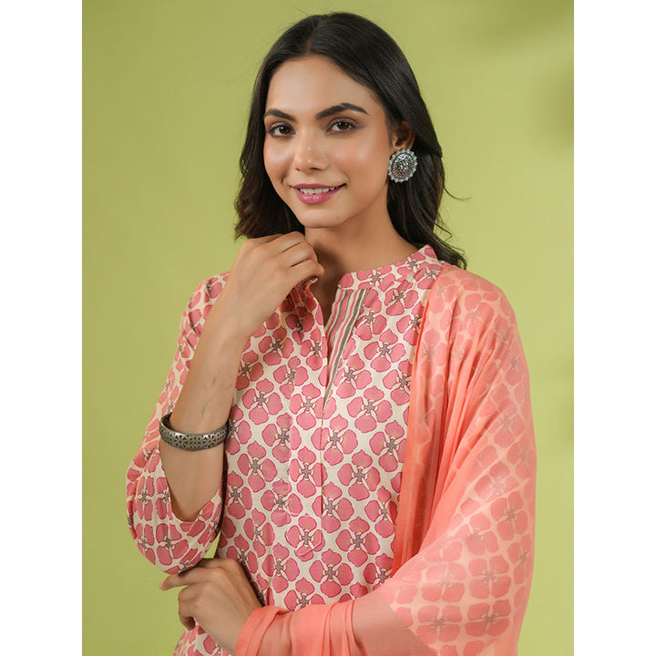 Janasya Womens Peach Cotton Floral Regular Kurta with Pant and Dupatta (Set of 3)