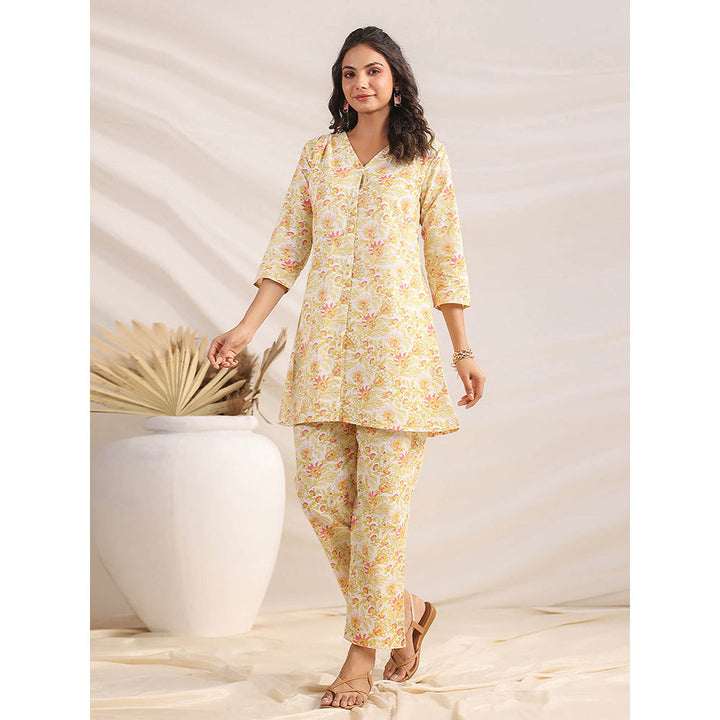 Janasya Women Off White Floral Printed Kurta with Pant (Set of 2)