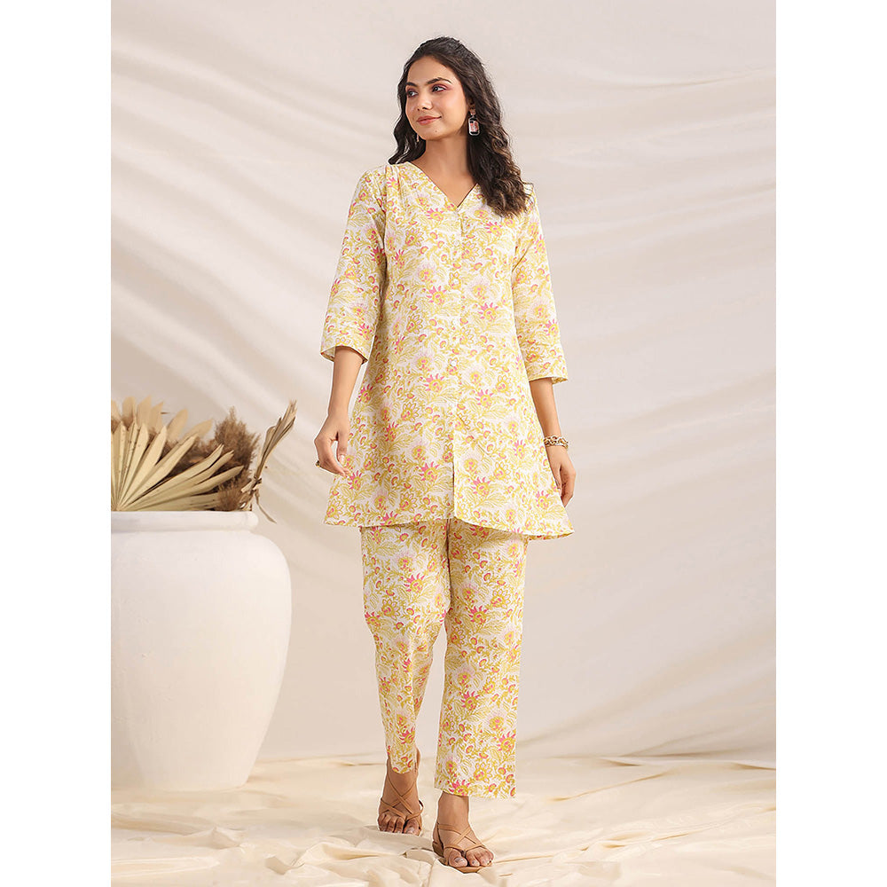 Janasya Women Off White Floral Printed Kurta with Pant (Set of 2)