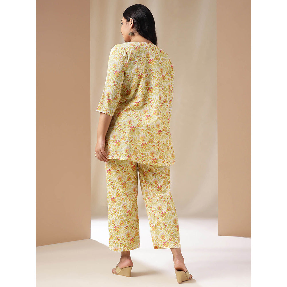 Janasya Women Plus Size Off White Floral Printed Tunic with Pant (Set of 2)