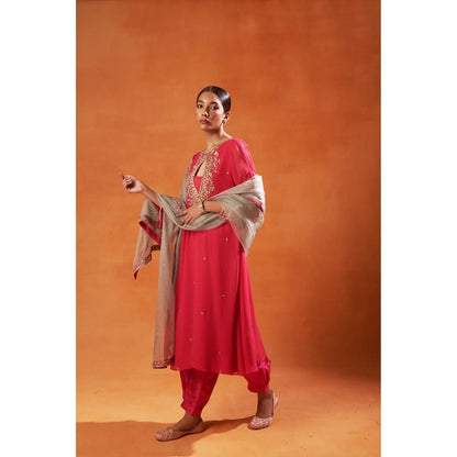 Jasashi Elegant Pink Kurta with Salwar and Dupatta (Set of 3)