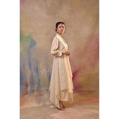 Jasashi Beige Beige Accent Indo-Western Kurta with Pant (Set of 2)