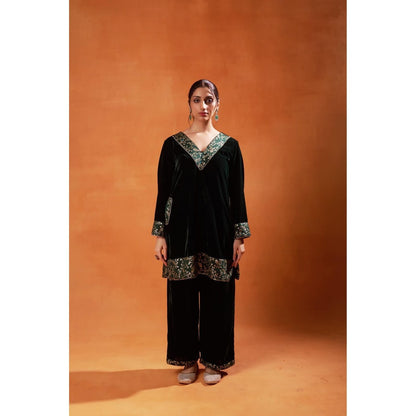Jasashi Green Velvet Embroidered Kurta with Palazzo (Set of 2)