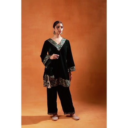 Jasashi Green Velvet Embroidered Kurta with Palazzo (Set of 2)