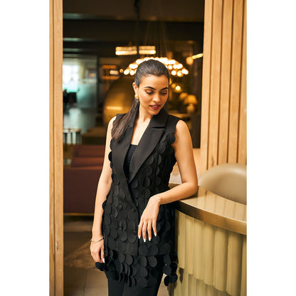 Juhi Nanda Circle Blazer Co-Ord (Set of 2)