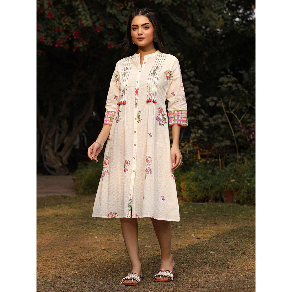 Juniper White Floral Printed A-Line Pleated Cotton Dress With Kantha Work & Tassels