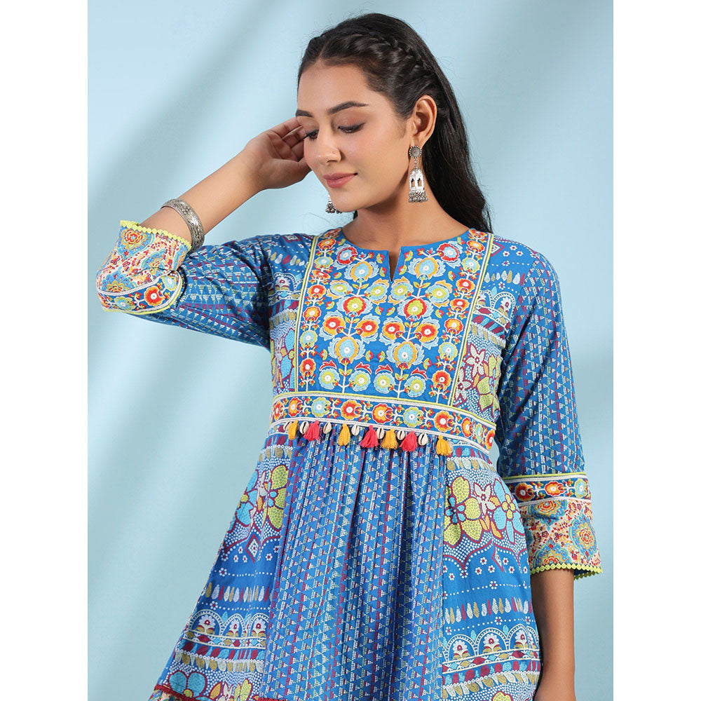 Juniper The Sujani Blue Floral Printed Pure Cotton Tunic with Thread Work
