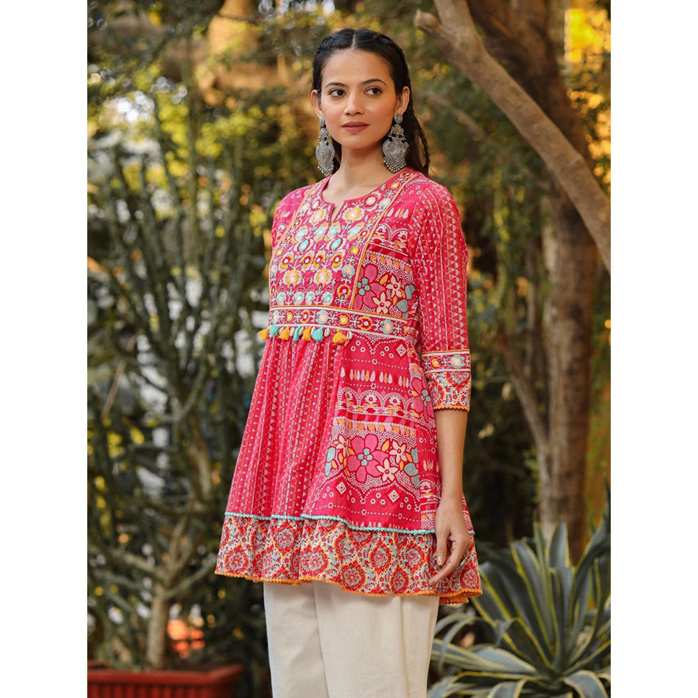 Juniper The Sujani Pink Floral Printed Pure Cotton Tunic with Thread Work
