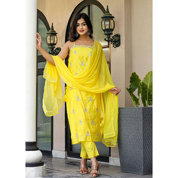 KAAJH Yellow Muslin Silk Sleeveless Kurta Pants (Set of 3)