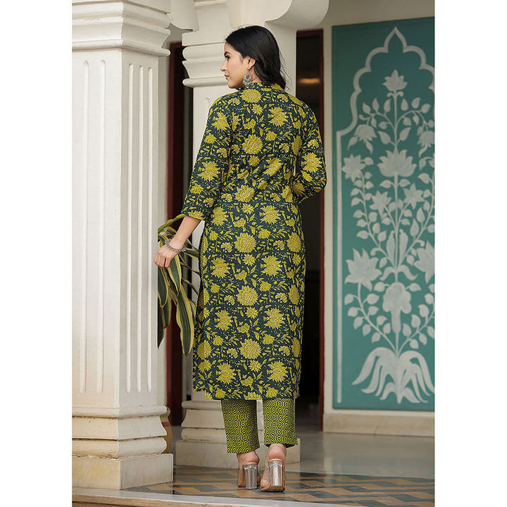 KAAJH Green Floral Printed Thread Work Cotton Kurta Pants with Dupatta (Set of 3)