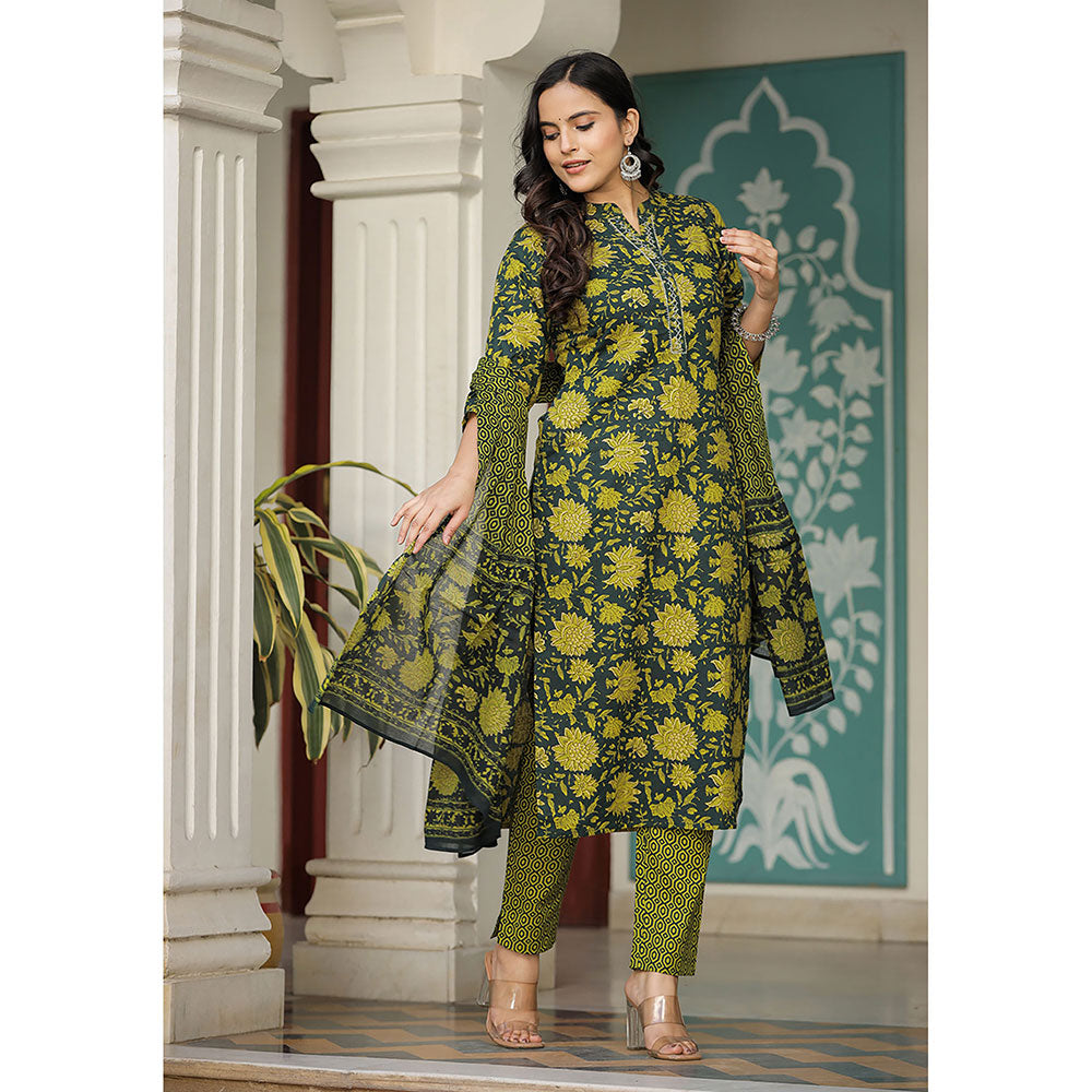 KAAJH Green Floral Printed Thread Work Cotton Kurta Pants with Dupatta (Set of 3)