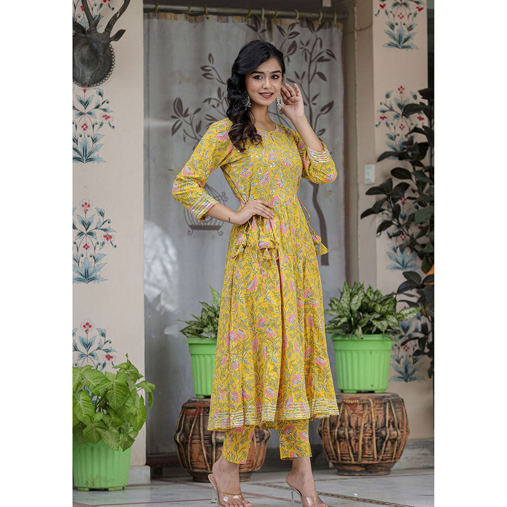 KAAJH Yellow Printed Cotton Kurta and Pants (Set of 2)