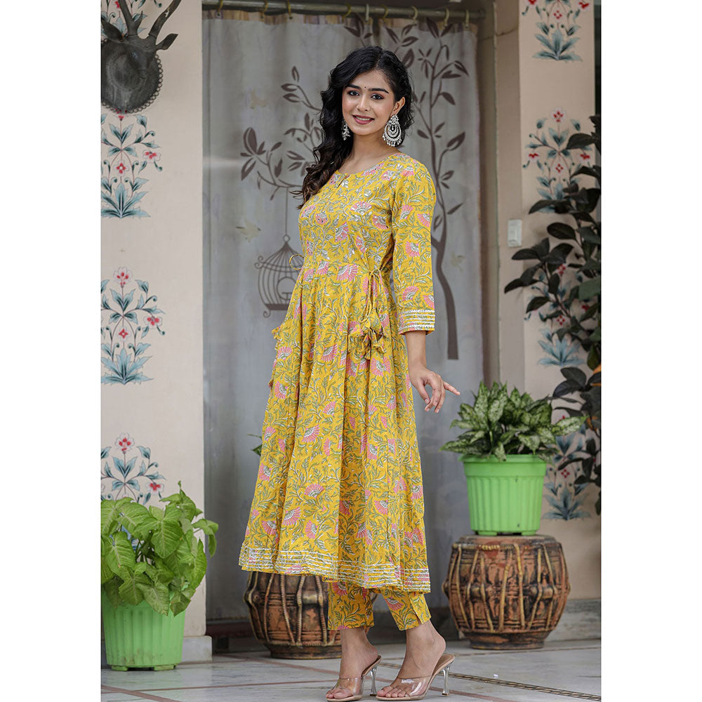 KAAJH Yellow Printed Cotton Kurta and Pants (Set of 2)