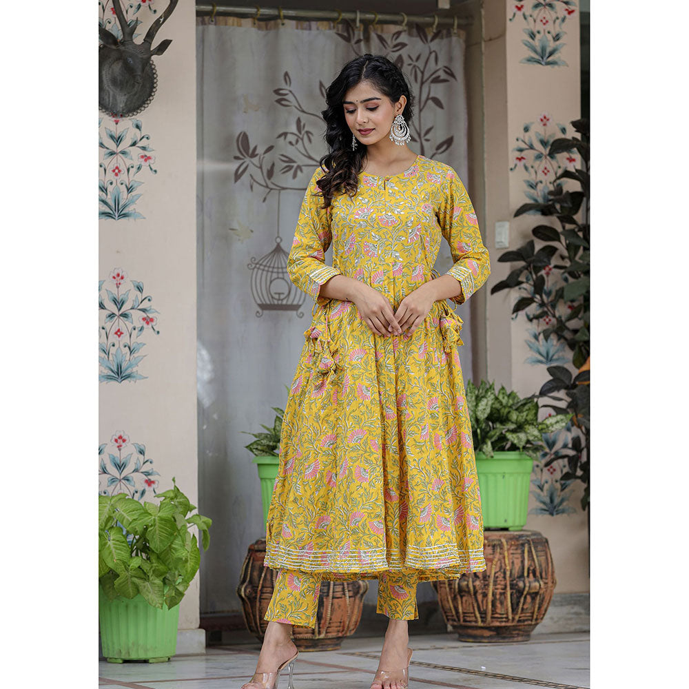 KAAJH Yellow Printed Cotton Kurta and Pants (Set of 2)