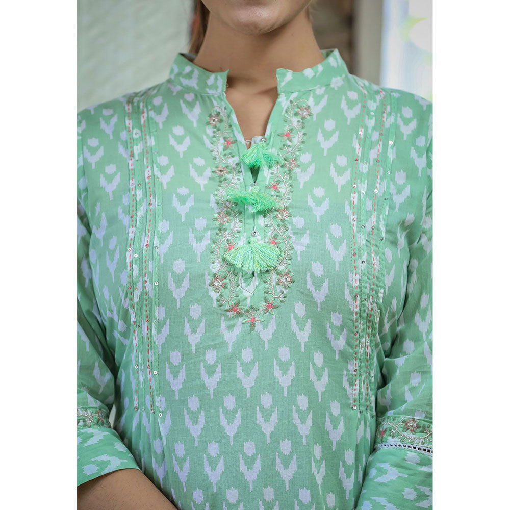 KAAJH Green Cotton Kurta and Pants (Set of 2)