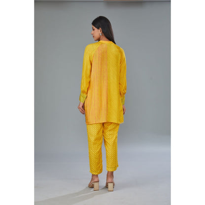 Kahani Lush Yellow Floral Co-Ord (Set of 2)