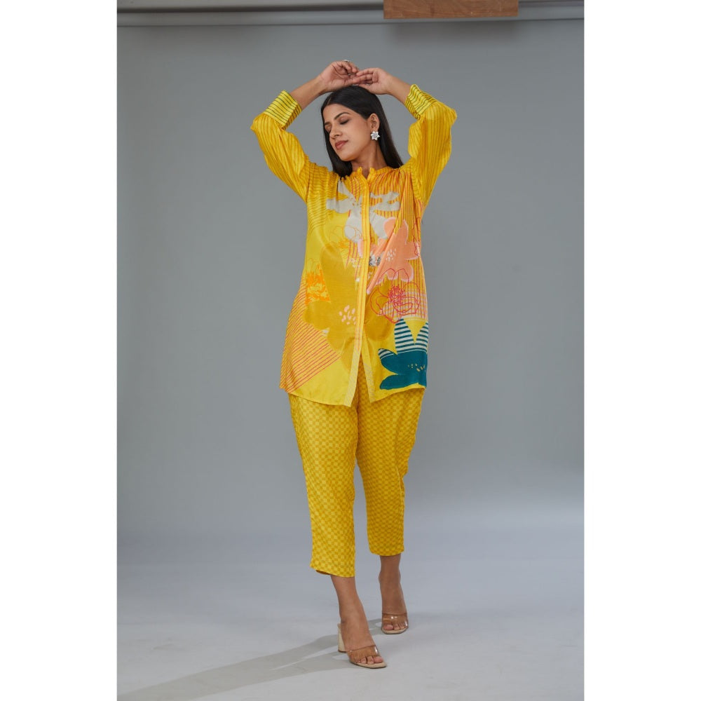 Kahani Lush Yellow Floral Co-Ord (Set of 2)