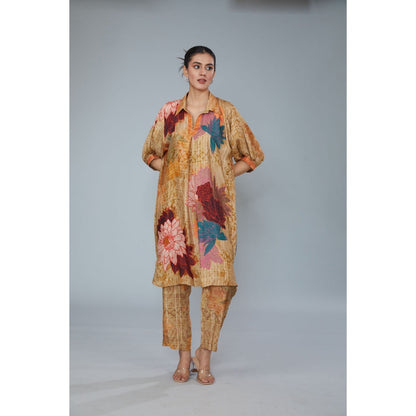Kahani Lush Beige Floral Co-Ord (Set of 2)