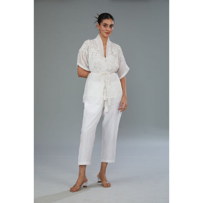 Kahani Lush Embroidered White Co-Ord (Set of 4)