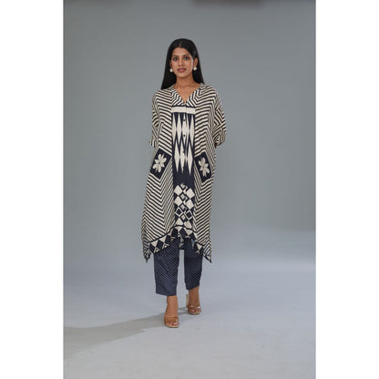 Kahani Lush Black Floral Co-Ord (Set of 2)