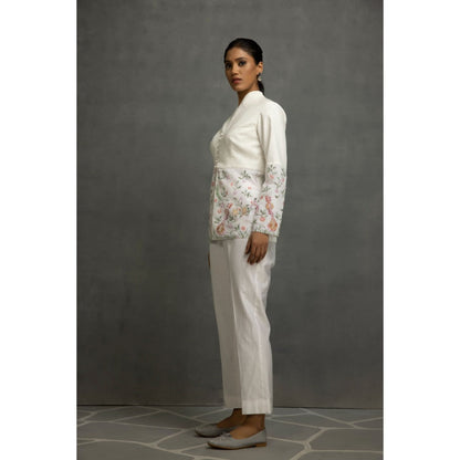 Kahani Lush Embroidered White Co-Ord (Set of 2)