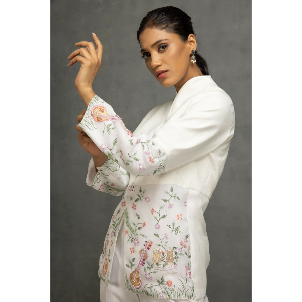 Kahani Lush Embroidered White Co-Ord (Set of 2)