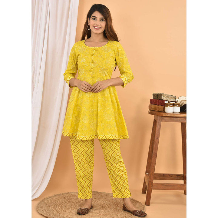 KAAJH Yellow Pritned Short Cotton Kurti With Pant (Set of 2)