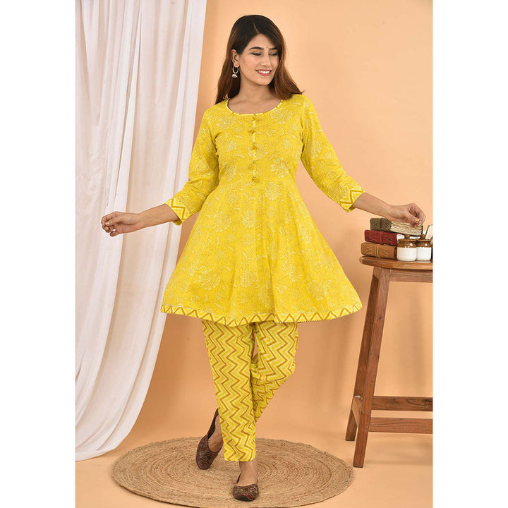 KAAJH Yellow Pritned Short Cotton Kurti With Pant (Set of 2)