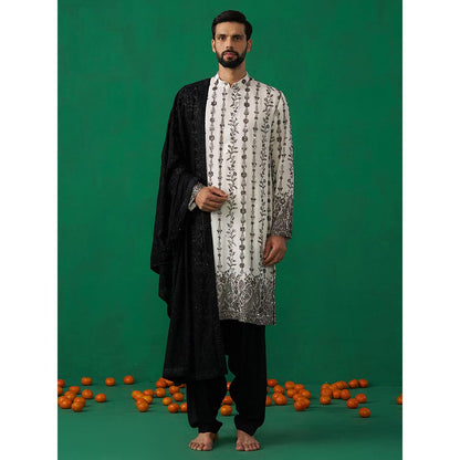 KALPRAAG Paisley Ivory Kurta with Patiyala and Dupatta