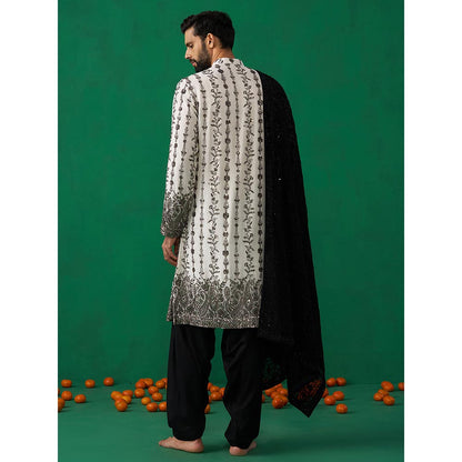 KALPRAAG Paisley Ivory Kurta with Patiyala and Dupatta