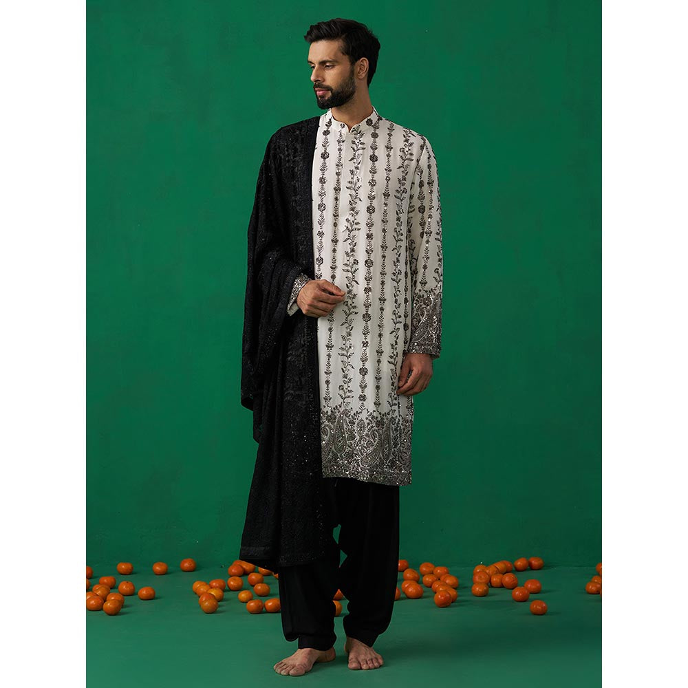 KALPRAAG Paisley Ivory Kurta with Patiyala and Dupatta