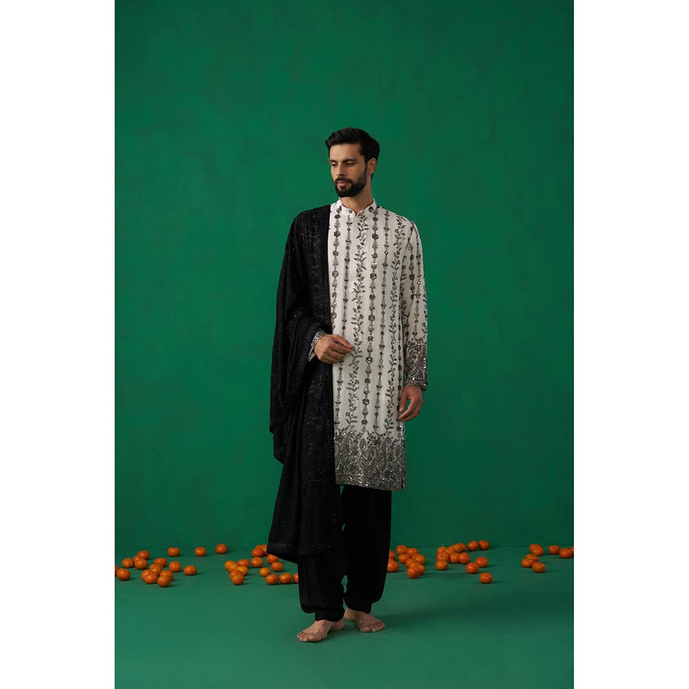 KALPRAAG Paisley Ivory Kurta with Patiyala and Dupatta