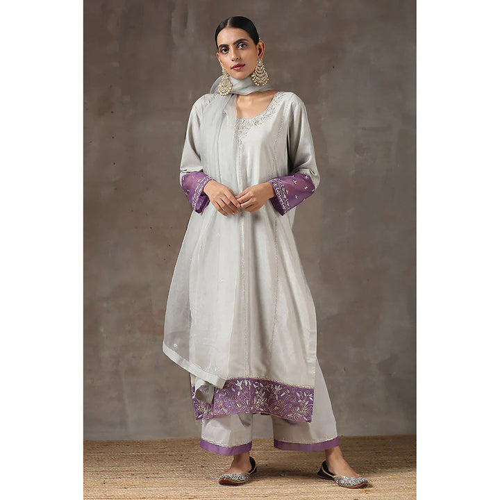 Kanika Sharma Zameeni Lahoriya Seedha Kurta with Jama and Dupatta (Set of 3)