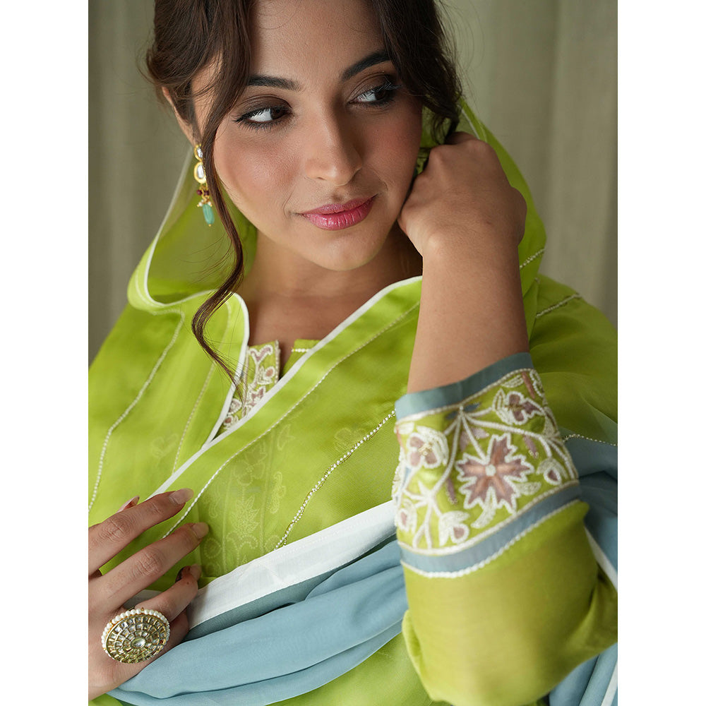 Kanika Sharma Green Pearl and Resham Hand Embroidered Kurta (Set of 3)