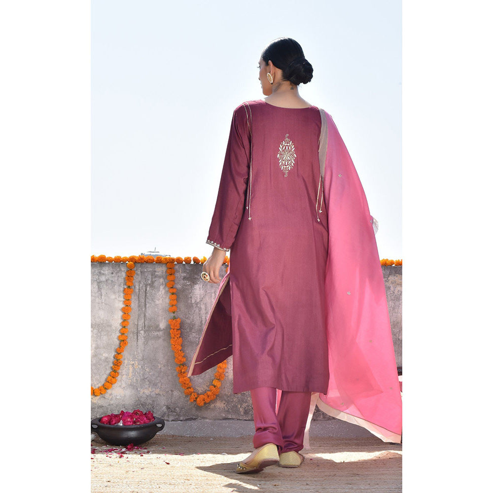 Kanika Sharma Sukhi Mirch Lahoriya Kurta with Churidar & Dupatta (Set of 3)