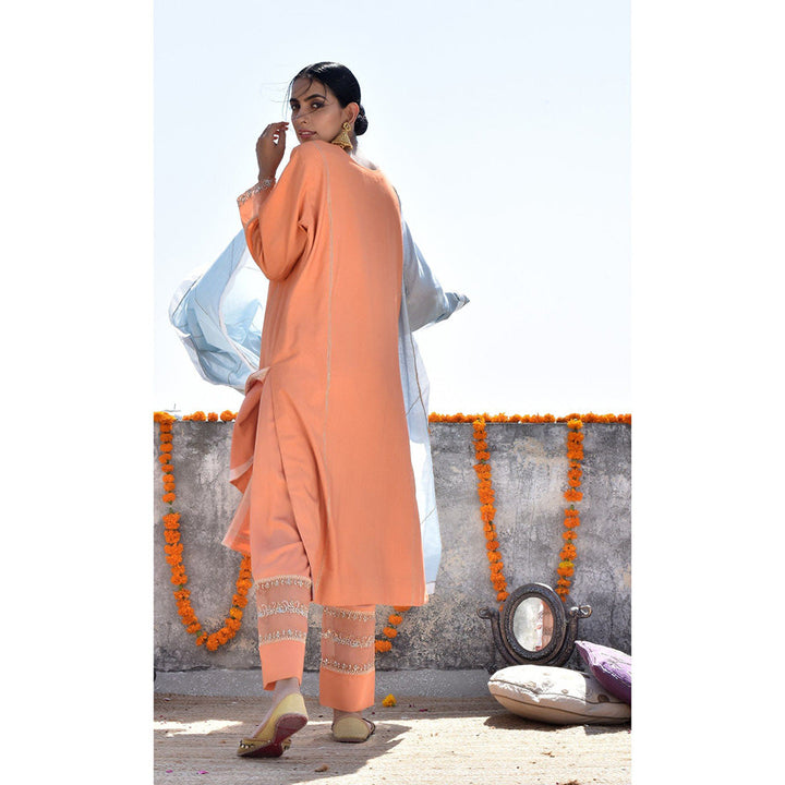 Kanika Sharma Santari Lahoriya Botti Kurta with Pant & Dupatta (Set of 3)