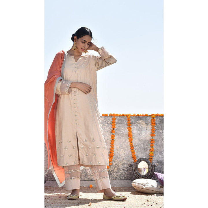 Kanika Sharma Santari Lahoriya Botti Kurta with Pant & Dupatta (Set of 3)