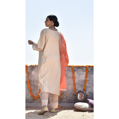 Kanika Sharma Santari Lahoriya Botti Kurta with Pant & Dupatta (Set of 3)