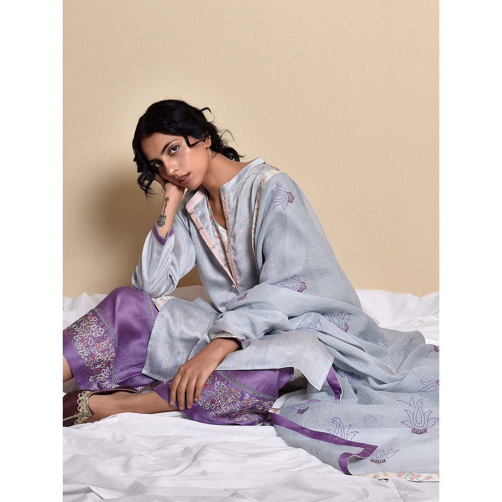 Kanika Sharma Grey Chanderi Kurta Set With Dupatta