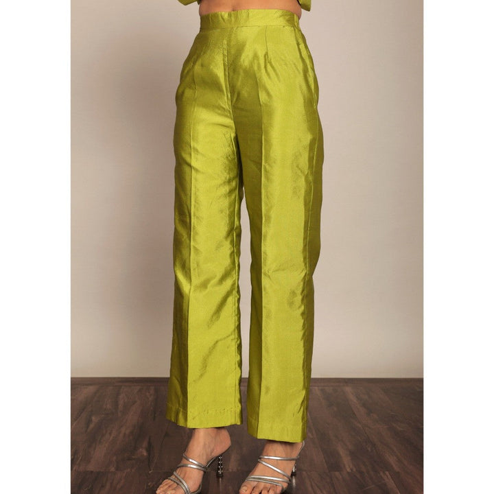 Kaori By Shreya Green Solid Relaxed Pant With 2 Pockets