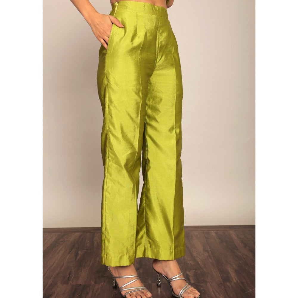 Kaori By Shreya Green Solid Relaxed Pant With 2 Pockets