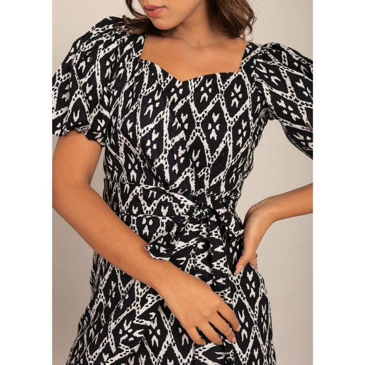 Kaori By Shreya Black And White Geometric Short Dress with Belt (Set of 2)