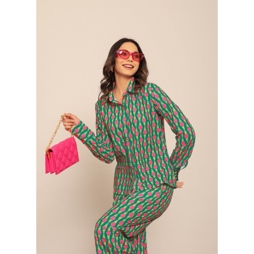 Kaori By Shreya Sea Green And Pink Relaxed Co-Ord (Set of 2)