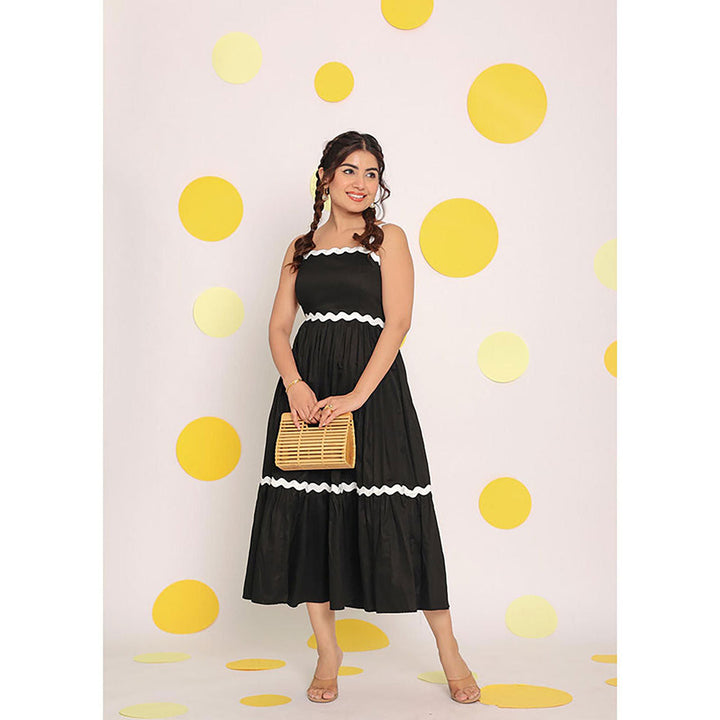 Kaori By Shreya Women Black Relaxed Solid Cotton Midi Dress